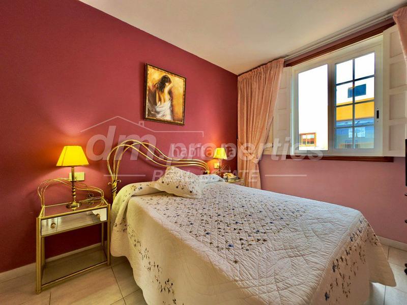 Foto 6eaad121-f360-46f8-bf92-26c956277873. Semi detached house with parking in Costa del Silencio Arona