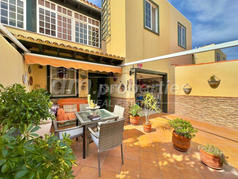 Foto c53341a1-046b-4783-b07c-206407702bc7. Semi detached house with parking in Costa del Silencio Arona