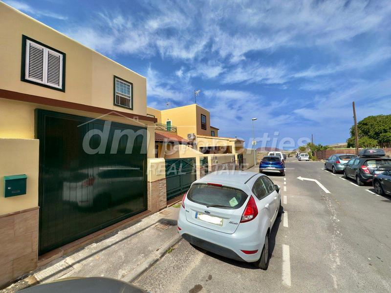 Foto dc246217-d0ba-474d-8f1a-c45da918325d. Semi detached house with parking in Costa del Silencio Arona