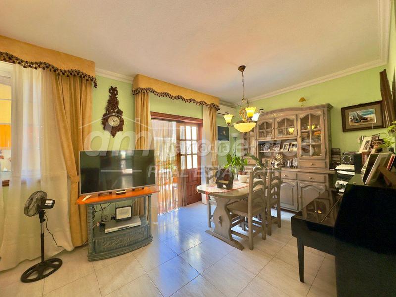 Foto eaa8f55a-5e43-411a-bf2a-9a9650876e8b. Semi detached house with parking in Costa del Silencio Arona