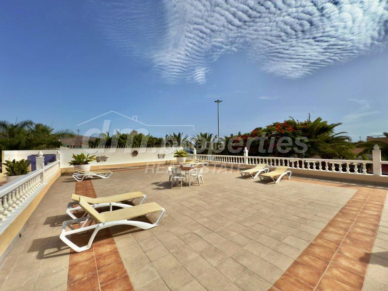 Foto 17ba11c4-6e9f-45f5-b72d-0877af0f6db4. Apartamento  en venta en Los Cristianos, 1 dormitorio. en Arona