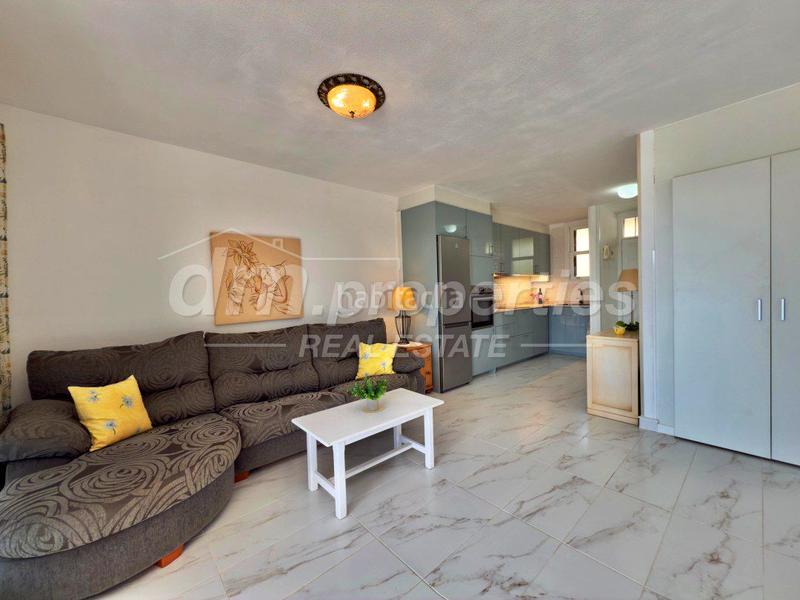 Foto cb039751-0e89-4b28-a77e-f15ac07fc4b7. Apartamento  en venta en Los Cristianos, 1 dormitorio. en Arona