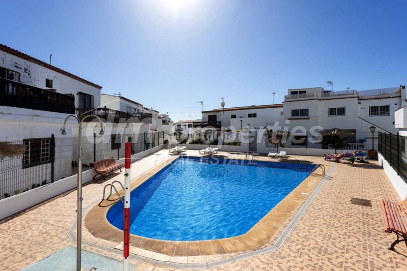 Foto 45352c17-e418-44d6-ba58-1ec23d387b8e. Dúplex duplex en venta en Costa del Silencio, 4 dormitorios. en Arona