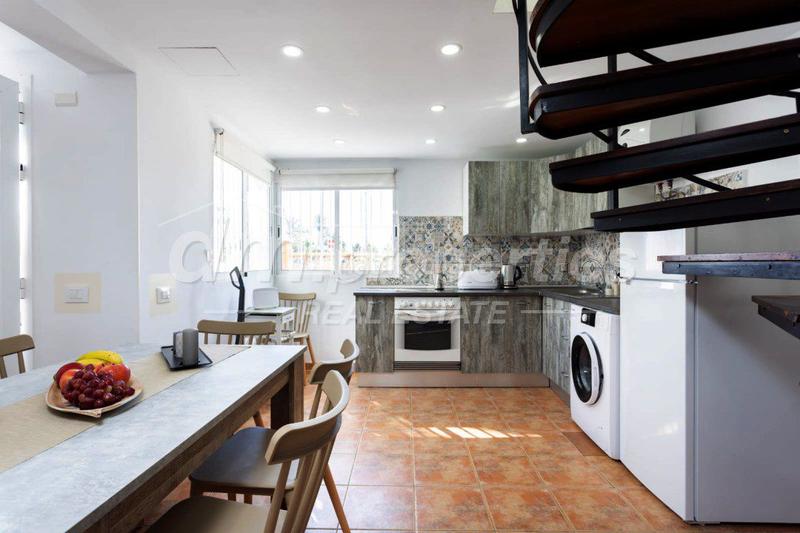 Foto c3e3776d-2f0f-439e-9cc8-1cdcb9405c82. Dúplex duplex en venta en Costa del Silencio, 4 dormitorios. en Arona