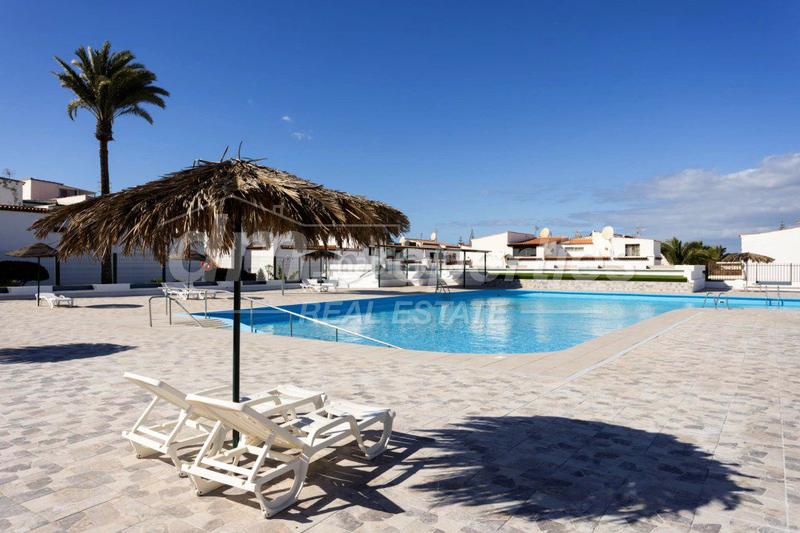 Foto ce47ebcf-7999-49a2-9643-86dc4ae7e180. Dúplex duplex en venta en Costa del Silencio, 4 dormitorios. en Arona