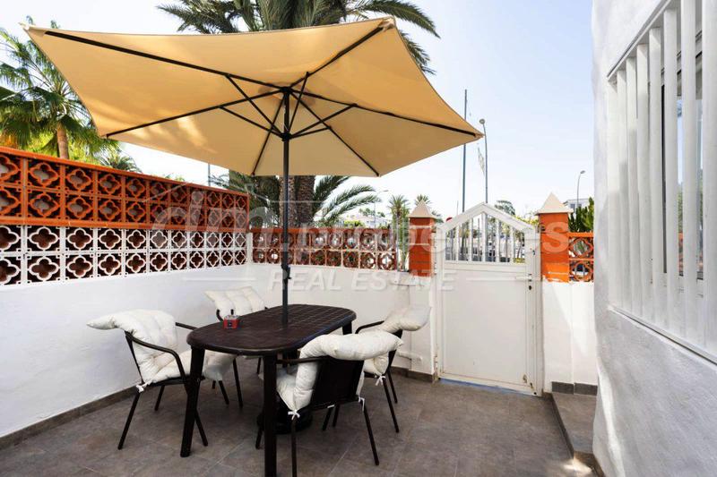 Foto d3cfd246-6bcf-4835-be46-0628313060a2. Dúplex duplex en venta en Costa del Silencio, 4 dormitorios. en Arona