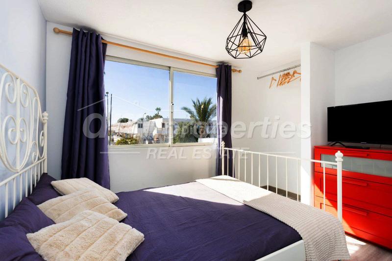 Foto f472373e-ccad-441f-a85e-98700b1b1e4a. Dúplex duplex en venta en Costa del Silencio, 4 dormitorios. en Arona