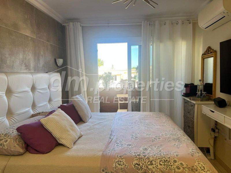 Foto 9d81a414-7f7d-42c9-a205-9fc8d0a4c354. Casa a schiera con parcheggio piscina in Los Cristianos Arona