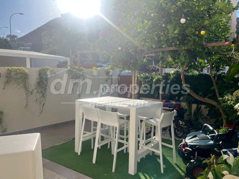 Foto bc6bfb99-c22d-49a1-a0f7-9337f30ed33a. Casa a schiera con parcheggio piscina in Los Cristianos Arona