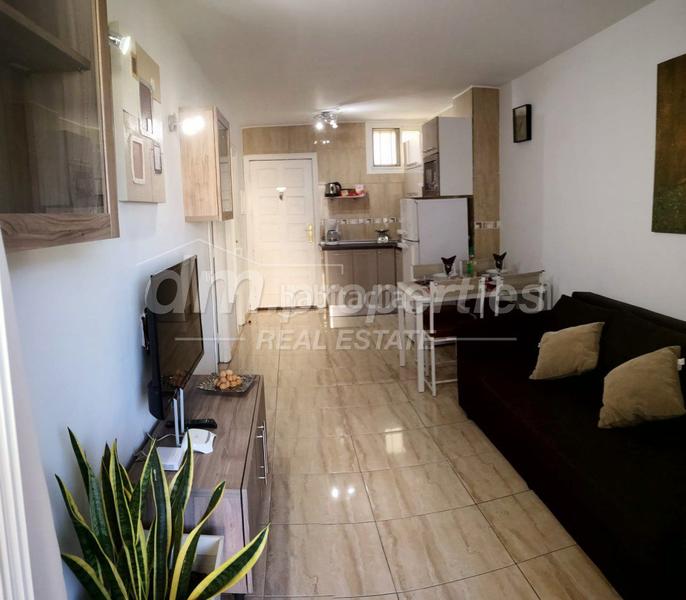 Foto 886613a3-640d-4b80-a0b9-86c00a19d624. Apartment with parking pool in Playa de las Américas Arona