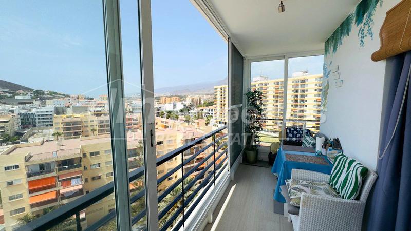 Foto 17a60fd9-a999-4b1e-bdd0-ad1cba0da287. Piccolo appartamento con parcheggio piscina in Los Cristianos Arona