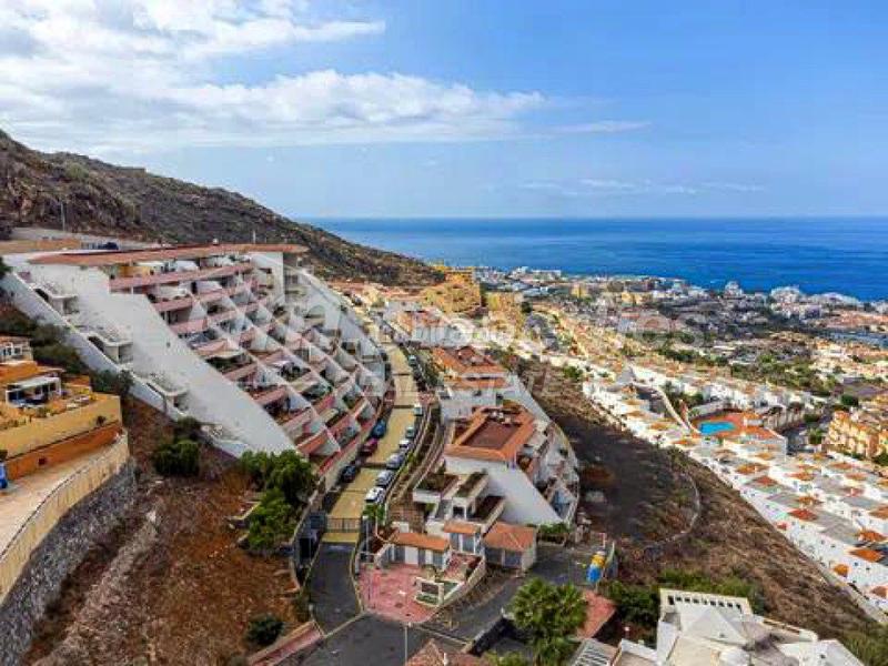 Foto f2e9b670-ad05-4282-a002-d20d7d6bc2e1. Apartamento  en venta en torviscas alto, 2 dormitorios. en Adeje