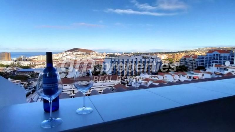 Foto ad4bbd9c-9009-4d84-b1ad-cd1677d7a9e3. Zweistöckige wohnung mit pool in Los Cristianos Arona
