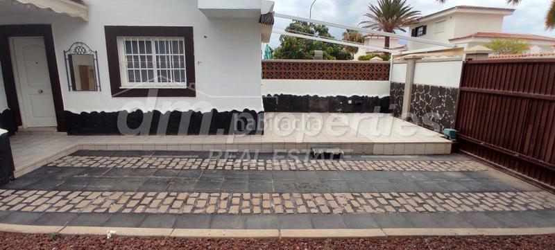 Foto 296df055-3c4e-4311-8ec2-4c4bf022e85e. Apartament amb aparcament piscina a Costa del Silencio Arona