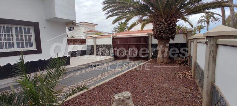 Foto 707ac4a8-7c87-4e00-a810-ae8392e2cec5. Apartament amb aparcament piscina a Costa del Silencio Arona