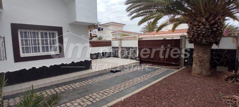 Foto f9219f0b-923f-4574-a601-7a7068df7620. Apartament amb aparcament piscina a Costa del Silencio Arona