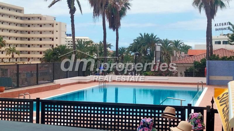 Foto 4c2a6d2b-8587-41f9-8512-5667a182e064. Apartament amb aparcament piscina a Playa de las Américas Arona