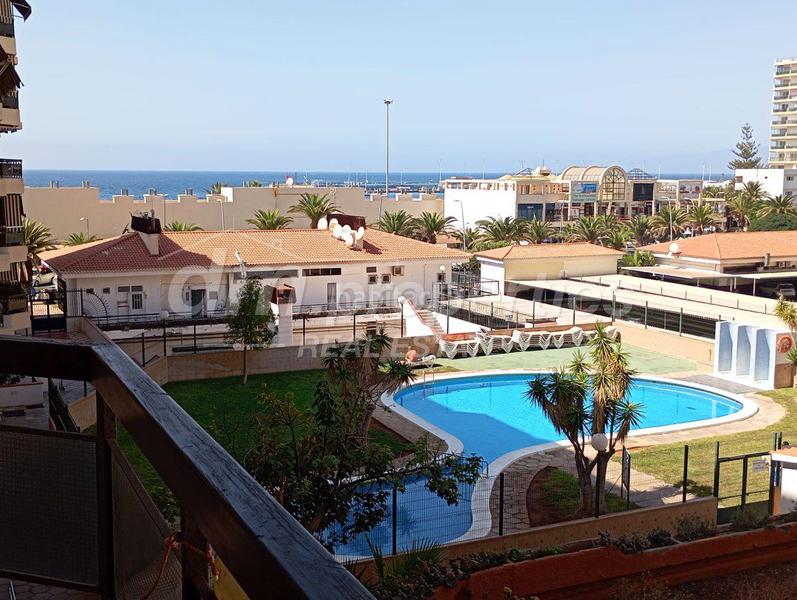 Foto 39733bd6-4c5b-484b-9979-e9801b56608c. Apartament amb aparcament piscina a Los Cristianos Arona