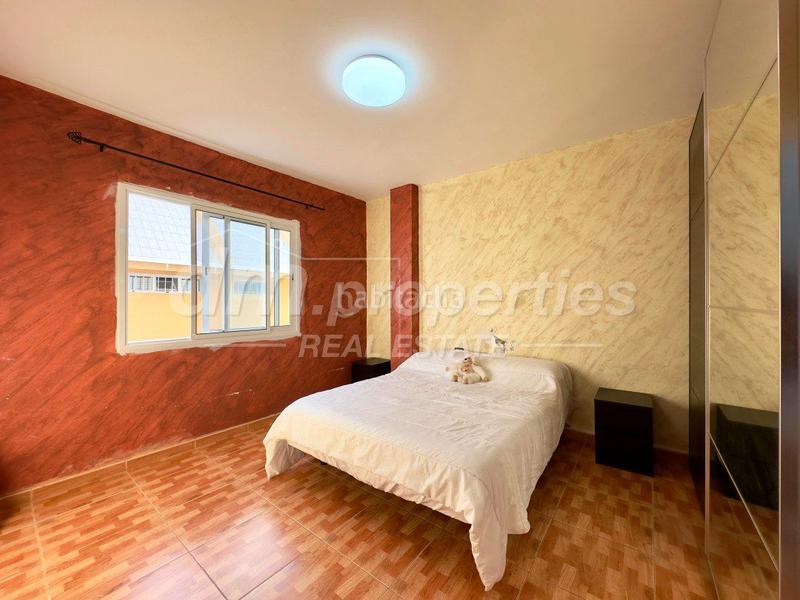 Foto 4b98b18e-117c-4cda-9bb7-9d9b7ad94bf2. Ático atico en venta en Los Cristianos, 2 dormitorios. en Arona