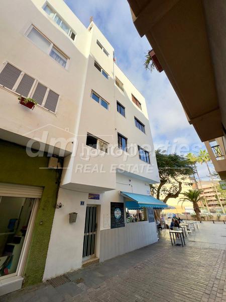 Foto b54dbbed-8be7-4072-9ab4-f2910885da3d. Ático atico en venta en Los Cristianos, 2 dormitorios. en Arona