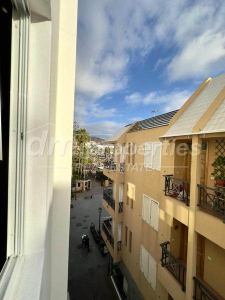 Foto baa35908-c0fb-4f4e-82c1-b09cc5db4804. Ático atico en venta en Los Cristianos, 2 dormitorios. en Arona