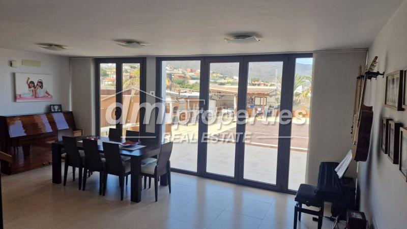 Foto d1cad97f-b501-4ecc-8464-ef37d056e6db. Chalet villa en venta , 4 dormitorios. en Cuevecitas - Malpaís Candelaria