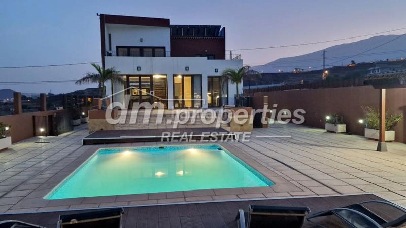 Foto fe9d9747-bc51-49aa-9ff7-7b98eced50b3. Chalet villa en venta , 4 dormitorios. en Cuevecitas - Malpaís Candelaria
