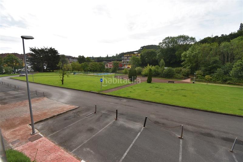 Foto 1d5828b8-f740-4284-b05c-94737adbbefe. Planta baja bajo con terraza en urbanizacion privada con piscinas en Hazas de Cesto