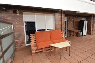 Planta baixa  Barrio la carrera. Bajo con terraza en urbanizacion privada con piscinas