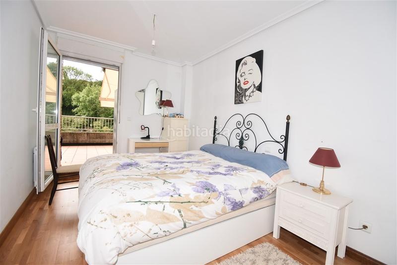 Foto cab00bd5-f245-41b4-b679-6da11fbf2824. Planta baja bajo con terraza en urbanizacion privada con piscinas en Hazas de Cesto