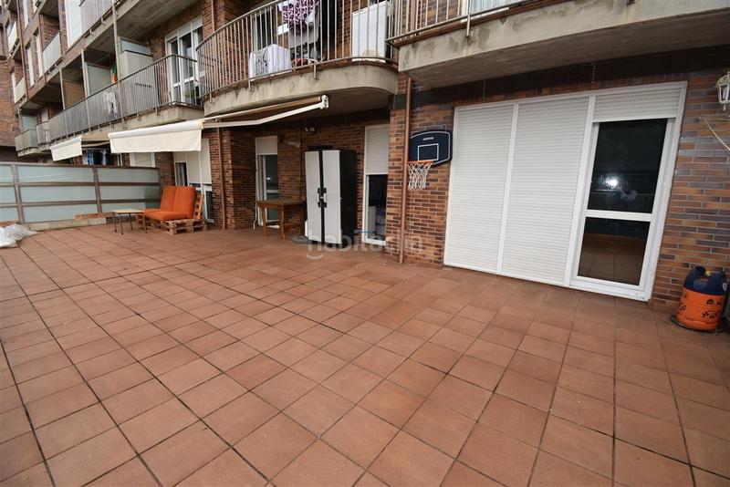 Foto f184243e-d027-45c2-be77-85811bf8c680. Planta baja bajo con terraza en urbanizacion privada con piscinas en Hazas de Cesto