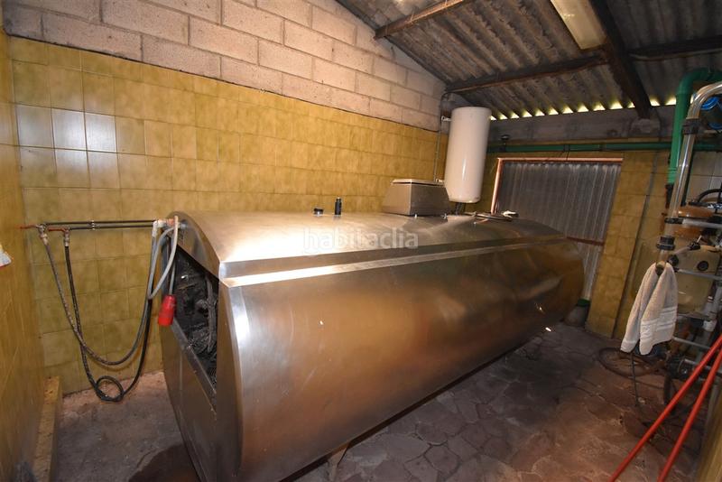 Foto fe21bfe3-b19a-4fe2-92b8-a477c2c4256e. Nau industrial a Solórzano