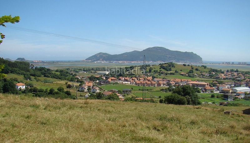 Foto e7274450-e306-49e5-a44e-5ad2b6ad8d1a. Casa aparellada a Bárcena de Cicero