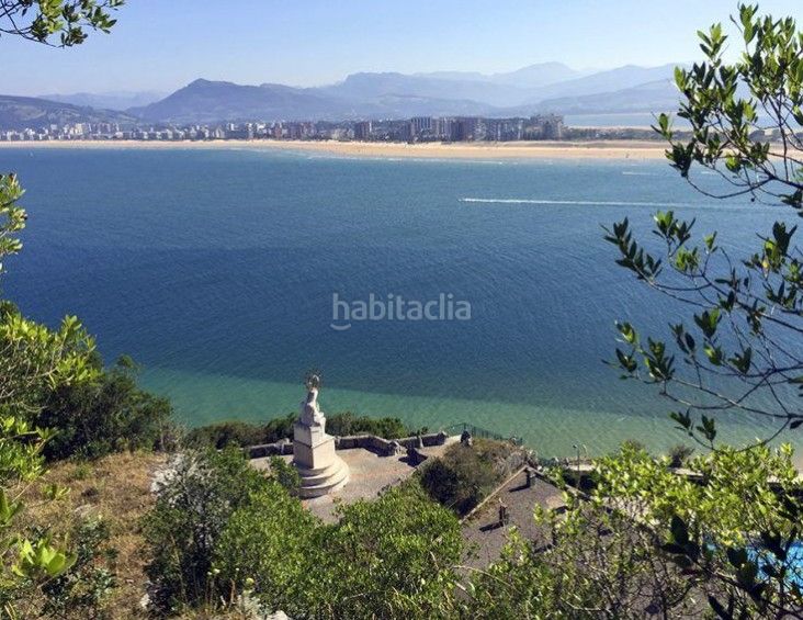 Foto b628d94f-cf82-4384-8b05-1069fbe12267. Pis a Santoña