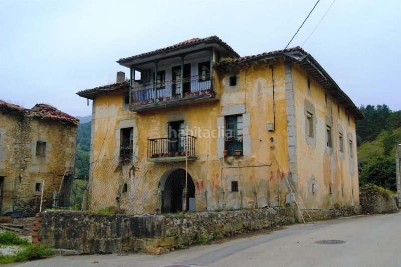 Foto a698fa75-3ac9-4d69-abd6-2d8f221dcf64. Maison jumelée dans Voto