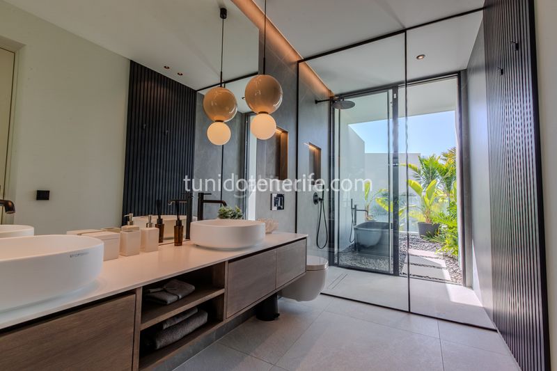 Foto a570f44a-f0d6-4d71-8215-2e314505e685. Casa amb aparcament piscina a Playa de San Juan Guía de Isora