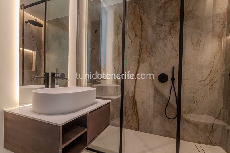 Foto c8270952-bbe1-48a8-939e-047e6e2d91f4. Casa amb aparcament piscina a Playa de San Juan Guía de Isora