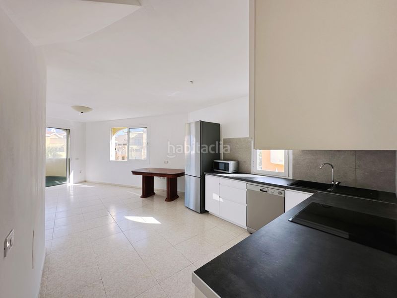 Foto 19d81736-3a42-46be-ac5d-d3b943adfafb. Apartament amb piscina a Los Cristianos Arona