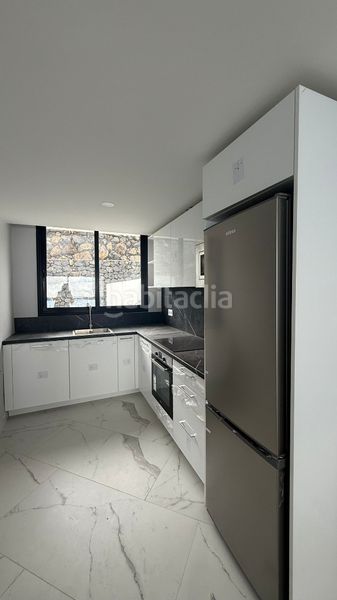 Foto 1c906744-ce4b-4953-8030-605c30a5380f. Casa aparellada amb aparcament a Vilaflor