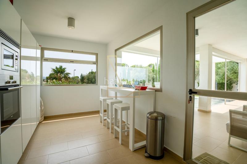 Foto 7471cc15-ecb0-4101-a154-c6d55a2e6547. Chalet moderno chalet la vella con impresionantes vistas en Altea
