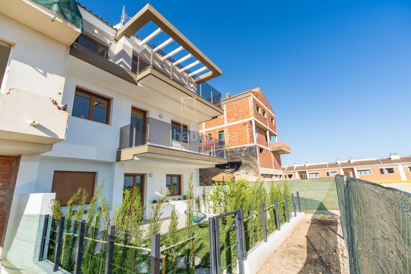 Foto b552cc6e-a1d9-4e9a-b5dd-becaf1726e8a. Casa adossada amb calefacció piscina a Montebello - Nou Espai Nucia (la)
