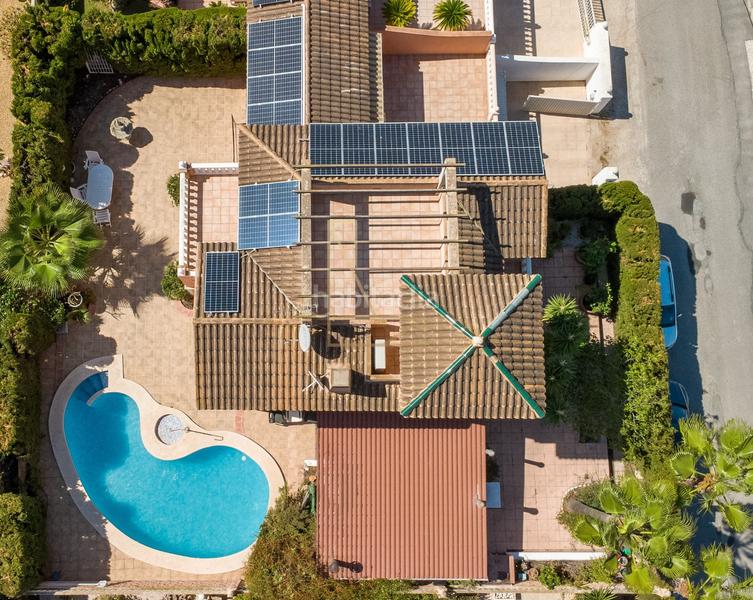 Foto 16241ff2-61e1-4865-8617-5c3e3894f482. Casa con riscaldamento piscina in L´Albir Alfàs del Pi (l´)
