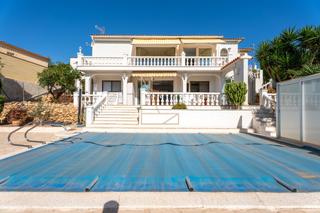 Haus  Serra de tabaia. Exquisita villa en la nucia con apartamento independiente para i