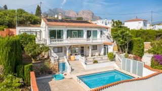 Maison  Serra de tabaia. Exquisita villa en la nucia con apartamento independiente para i