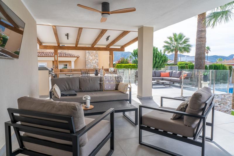 Foto fd07da7c-349e-4128-868f-850d7f0f254c. Chalet luminosa villa moderna con vistas impresionantes en Alfàs del Pi (l´)