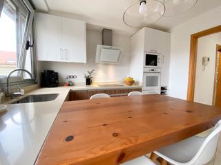 Casa  Calle tormento. Tríplex en telde 4 dormitorios
