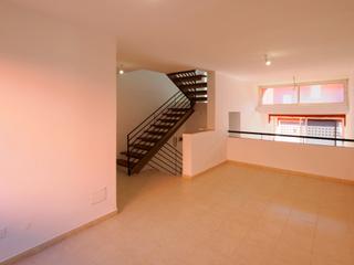 Casa adossada  Calle venezuela. Triplex 4 dormitorios