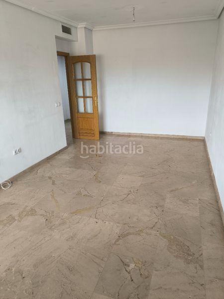 Foto b6029bf4-9106-437b-9b64-b4913562e874. Pis amb calefacció aparcament piscina a Bellavista Sevilla