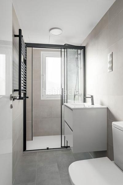 Foto da167df6-32d9-424b-bfd8-cbf46b0ba0b7. Flat with heating in Palomeras Bajas Madrid