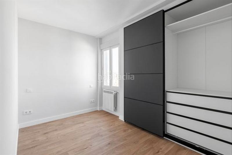 Foto b01d7b3d-b0d9-4a42-97bd-714ae087f29d. Piso en Numancia Madrid